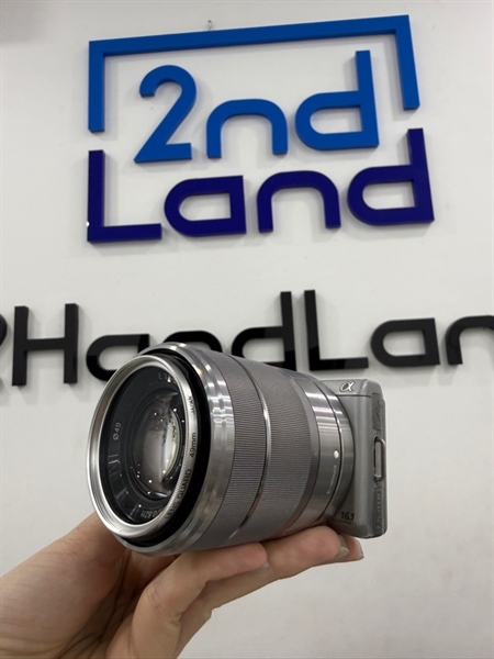 Máy ảnh Sony Alpha Nex 5N - Màu xám - Ngoại hình 97% - Trầy xước nhiều , mất chốt giữ pin , sensor trầy nhẹ - Kèm túi , sạc , 2 pin , thẻ nhớ 8GB , lens kit sony E 3.5-5.6 18-55mm OSS 2
