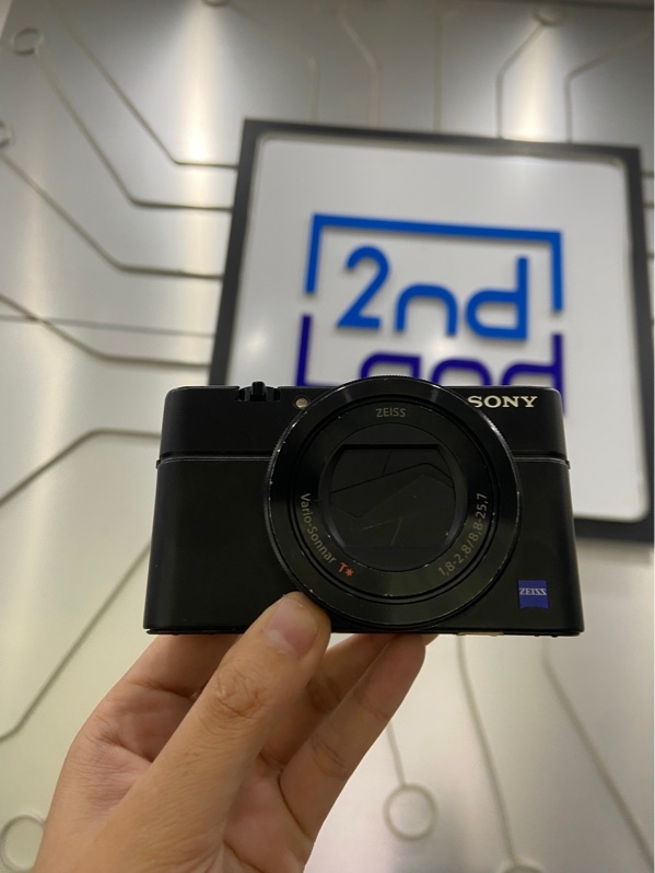 Máy ảnh Sony Cyber-shot DSC-RX100M3 - Màu đen - Ngoại hình: 97% - Trầy xước, loạn nút chế độ, màn tróc film - Kèm 1 pin phồng