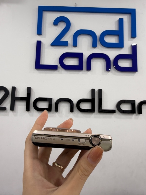 Máy ảnh Sony Cyber-shot DSC-WX200 - Màu vàng đồng - Ngoại hình 97% - Trầy xước, mất nắp đậy cổng sạc - Kèm sạc , pin , thẻ 4gb