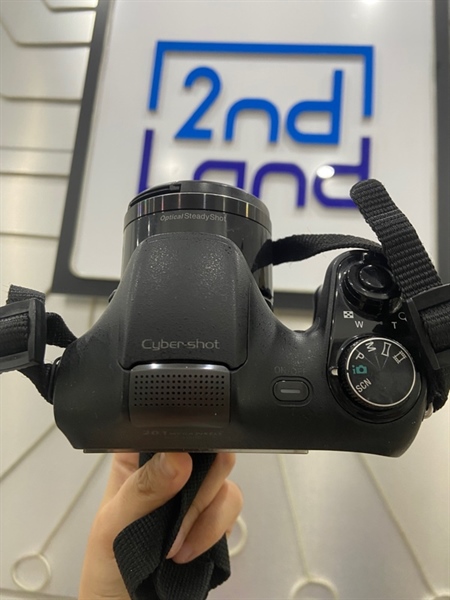 Máy ảnh Sony DSC-H200 - Màu đen - Ngoại hình: 97% - Mất nắp báng tay cầm với cổng kết nối, ám vàng, bụi, lens mốc nhẹ - Kèm túi + thẻ nhớ 8GB 2