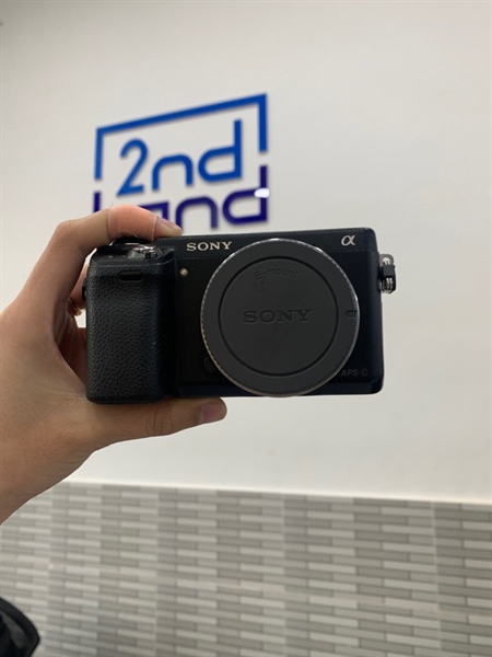 Máy ảnh Sony Nex 6 - 12.900 shot - Màu đen - Ngoại hình: 97% - màn trầy rộp phim - Body, kèm 1 pin