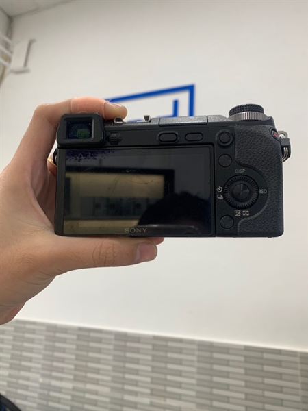 Máy ảnh Sony Nex 6 - 12.900 shot - Màu đen - Ngoại hình: 97% - màn trầy rộp phim - Body, kèm 1 pin 2