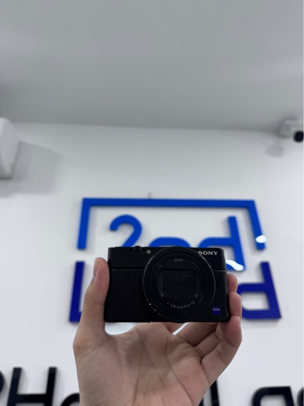 Máy ảnh Sony RX100 VII - Màu đen - Ngoại hình 97% - Body trầy xước, viền trầy, cấn vỏ rõ, lens xước, lens mốc, bụi trong nhẹ, ốc rỉ - Kèm 1 pin, 1 sạc