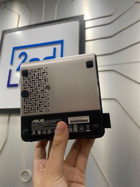 Máy chiếu Asus Zenbeam E2 - Màu xám đen - Ngoại hình: 98% - Kèm Box + sạc 2