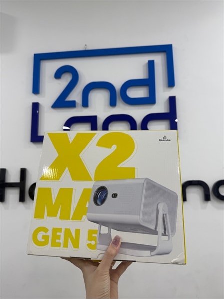 Máy chiếu Beecube X2 max gen 5 - android 12 - Màu trắng - Ngoại hình 98% - Kèm Box , dây nguồn , 1 remote