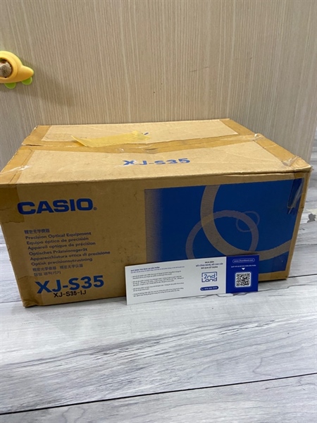 Máy chiếu Casio Data Projector XJ-S35 - 2000 lumens - (1024 x 768 pixel) - Màu bạc - Ngoại hình: 98% - FullBox