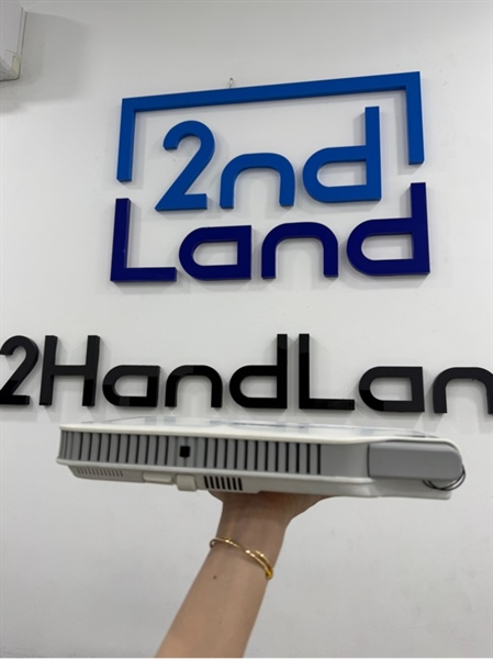 Máy chiếu Casio XJ-A247 - 67 giờ chiếu - Màu trắng - Ngoại hình 97% - Ố nhẹ ống kính - Kèm nguồn , 1 remote , 1 hdmi , túi 2