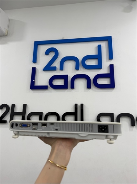 Máy chiếu Casio XJ-A247 - 67 giờ chiếu - Màu trắng - Ngoại hình 97% - Ố nhẹ ống kính - Kèm nguồn , 1 remote , 1 hdmi , túi 3