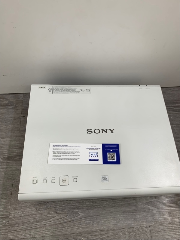 Máy chiếu dữ liệu Sony VPL-CH350 - 4149H chiếu - Màu trắng - Ngoại hình: 98% - Bụi trong, trầy body - Kèm remote