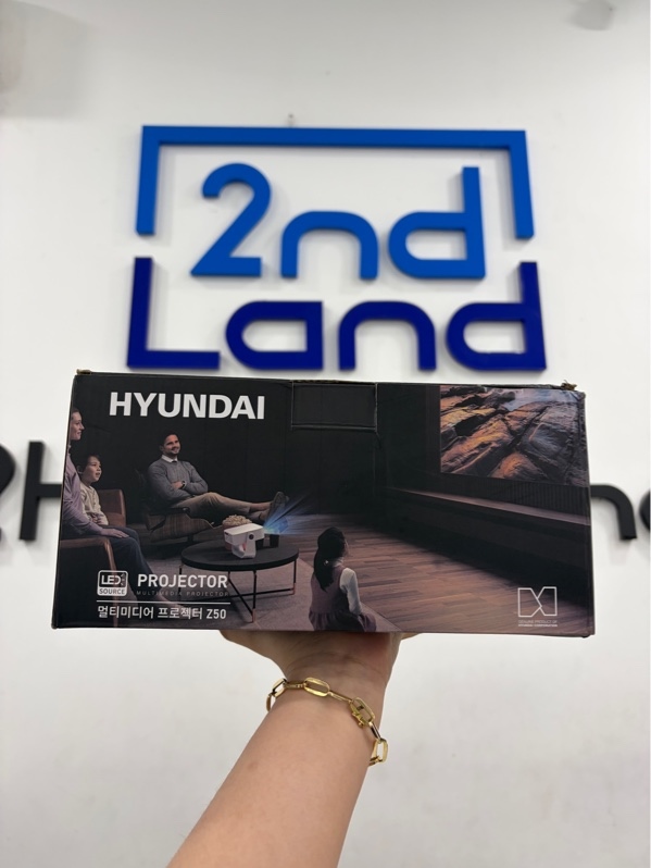 Máy chiếu Huyndai, model Z50 - Màu trắng - Ngoại hình 98% - Fullbox