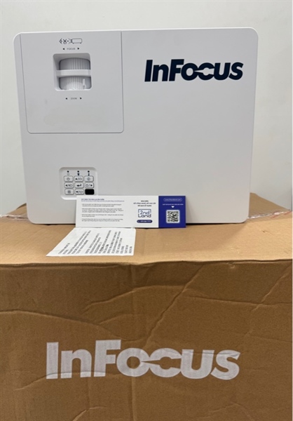 Máy chiếu Infocus P120 - Màu trắng - Ngoại hình 99% - Openbox 1