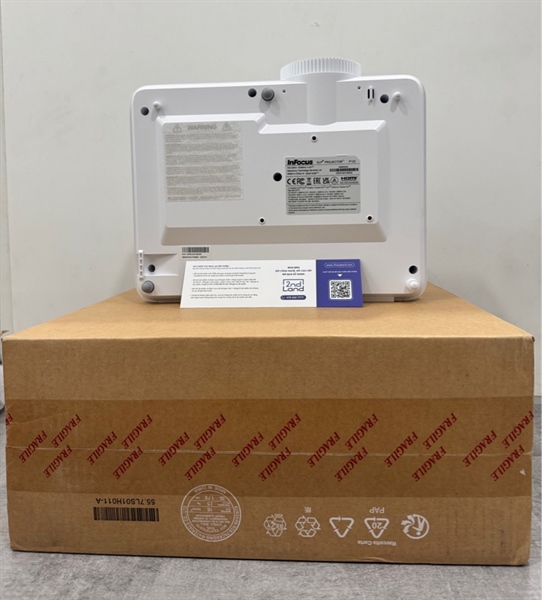 Máy chiếu Infocus P122 - Màu trắng - Ngoại hình 99% - Openbox 2