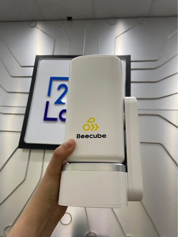 Máy chiếu mini Beecube X1 Gen 3 - Màu trắng - Ngoại hình: 98% - Kèm box, nguồn, remote