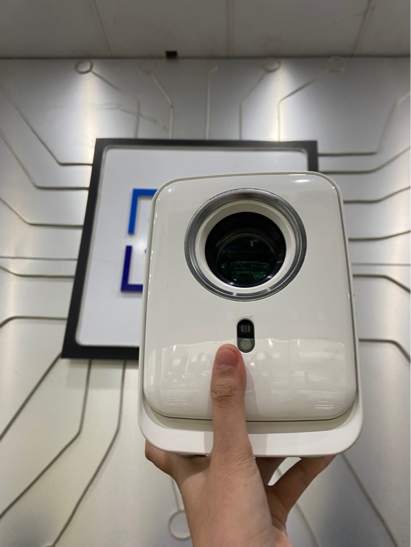 Máy chiếu Mini Beecube X2 Max Gen 4 - Màu trắng - Ngoại hình: 97% - Lens bụi mốc nhẹ, ố xung quanh - Kèm box, nguồn, remote