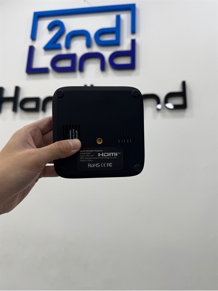 Máy chiếu mini Hotack D061 Full HD 1080P - ( Hỗ trợ xuất chiếu từ điện thoại, laptop… ) không Android Box tích hợp - Màu đen - Ngoại hình 97% - Kèm sạc 3