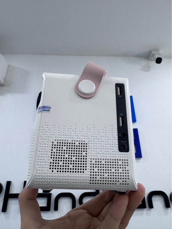 Máy chiếu mini Kaw k550 - Màu trắng - Ngoại hình 98% - Xước nhẹ - Kèm box, nguồn, điều khiển