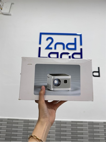 Máy chiếu mini Z6 Flys - Màu trắng - Ngoại hình 98% - Bụi trong - Fullbox