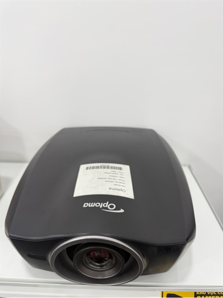 Máy chiếu Optoma HD90 - Model VDHDKZ - Màu đen - Ngoại hình 97% - Kính bụi xước nhẹ , thân máy xước - Kèm nguồn , remote 1