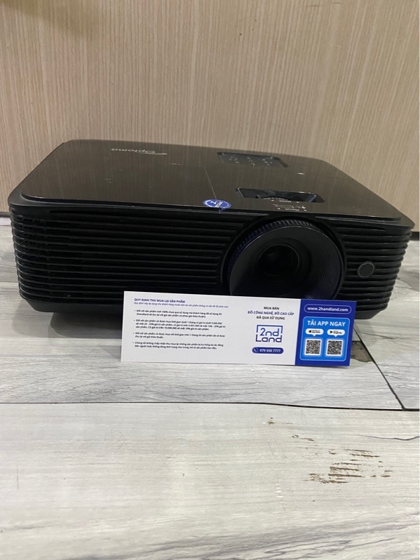 Máy Chiếu OPTOMA x400LVE - Máy chạy 12H - Màu đen - Ngoại hình: 97% - Lens bụi, xước, hình chiếu ra có vài vệt đen, xước thân nhiều - Kèm nguồn