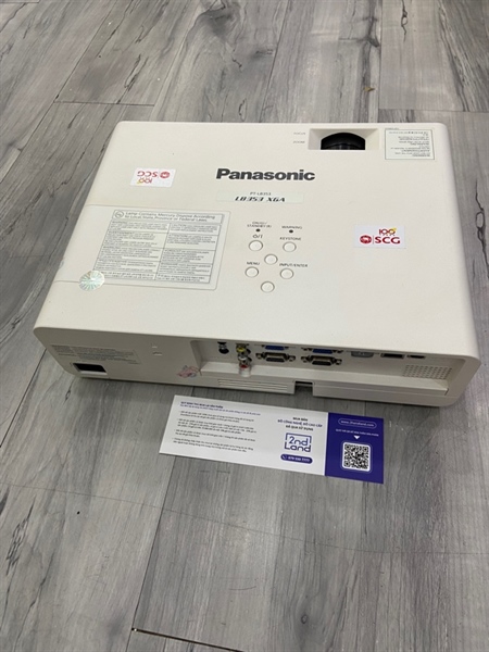 Máy chiếu Panasonic PT LB 353 - Màu trắng - Ngoại hình: 97% - Kèm remote + nguồn + HDMI 2
