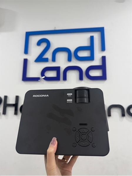 Máy chiếu Roconia Q6 - Màu đen - Ngoại hình 98% - Kèm túi đựng , đủ phụ kiện , 1 màn chiếu 2