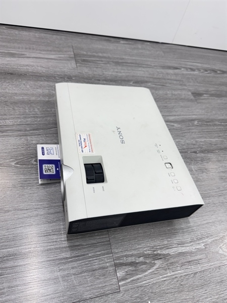 Máy chiếu Sony VPL-DX 142 - Màu trắng - Ngoại hình 97 - Loa rè, bụi trong - 399h chiếu - Body, kèm nguồn 1