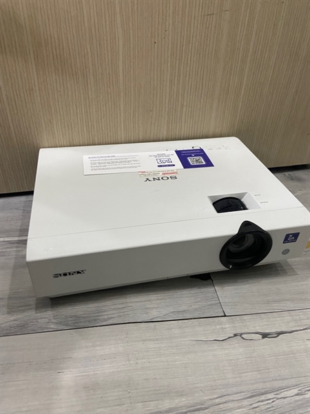Máy chiếu Sony VPL-DX100 - Số giờ : 1251H - Màu trắng - Ngoại hình: 97% - Kính xước nhẹ, loa rè - Kèm nguồn