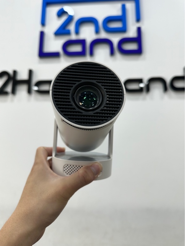 Máy Chiếu Thông Minh HYUNDAI H7 - Màu trắng - Ngoại hình 97% - Lens trầy 1 mốc trong lens - Kèm box + Nguồn + Remote