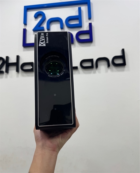 Máy chiếu thông minh Xview Xcine4 Pro - Màu đen - Ngoại hình 97% - lens bụi , rớt ốc cố định treo tường - Kèm box + Nguồn + Remote
