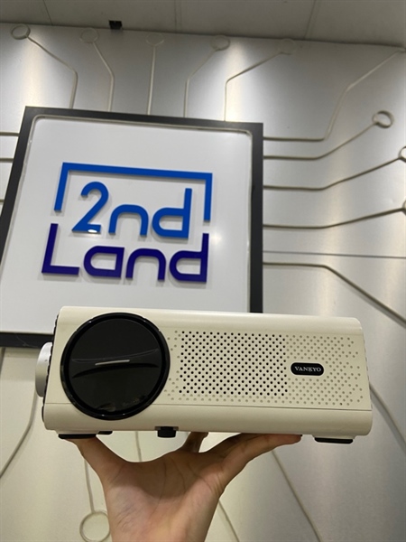 Máy chiếu Vankyo Leisure 495W - Màu trắng - Ngoại hình: 97% - Lens bụi nhẹ, trầy 1 đường, dơ - Kèm túi đựng + nguồn + remote