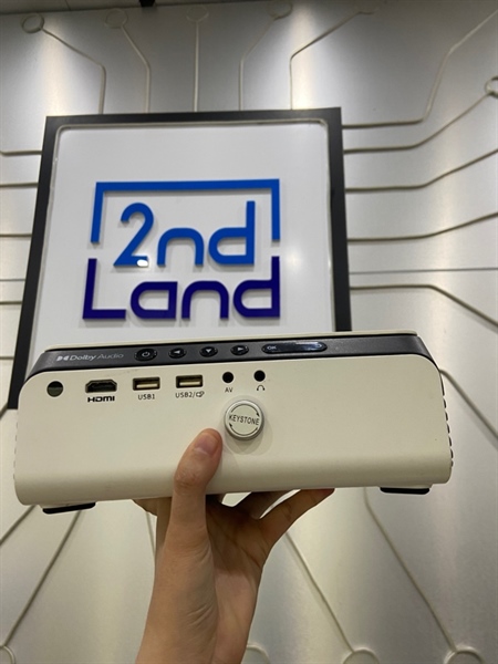 Máy chiếu Vankyo Leisure 495W - Màu trắng - Ngoại hình: 97% - Lens bụi nhẹ, trầy 1 đường, dơ - Kèm túi đựng + nguồn + remote 1