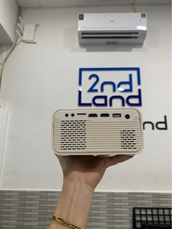 Máy chiếu westing house wifi home theater - Màu trắng - Ngoại hình: 98% - Bụi trong nhẹ - Fullbox