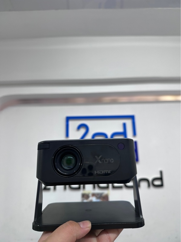 Máy chiếu XNANO HA109 - Màu đen - Ngoại hình 98% - Bụi trong nhẹ - Kèm dây nguồn, remote