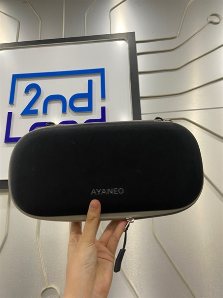 Máy chơi game Ayaneo Ayaneo 2S - AMD Ryzen 7 7840U - AMD Radoen 780M - Ram 32/1TB SSD - Pin 95% - Màu đen - Ngoại hình: 98% - Kèm túi + sạc linh kiện 140W 3