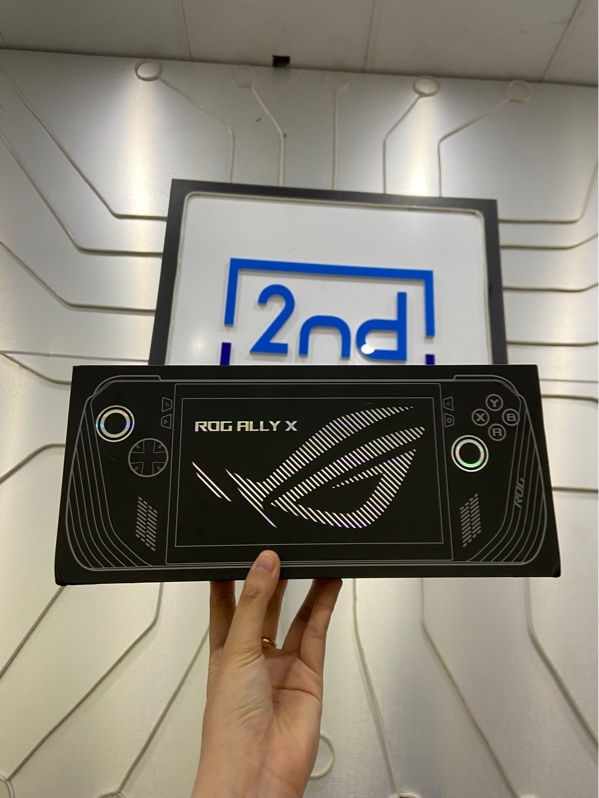 Máy chơi game cầm tay Asus ROG Ally X RC72LA - AMD Ryzen Z1 Extreme - Ram 24/1T SSD - Pin 88% - Màu đen - Ngoại hình: 97% - Xước , bụi - Kèm hộp + sạc