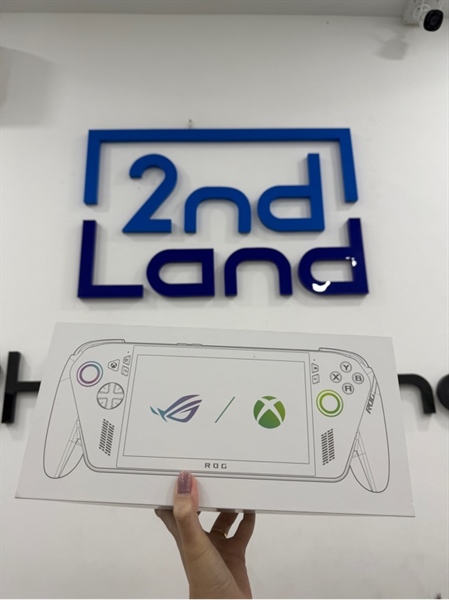 Máy chơi game cầm tay Asus ROG Xbox Ally RC73YA - AMD Ryzen Z2A - 16/512GB SSD - Màu trắng - Ngoại hình 98% - FullBox , túi đựng - Còn BH Cells 05/11/2027