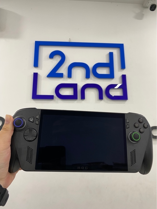 Máy chơi game cầm tay Asus ROG Xbox Ally X RC73XA - Chip AMD Ryzen AI Z2 Extreme - 24/1Tb SSD - Màu đen - Pin 97% - Ngoại hình 98% - Kèm sạc, túi, ốp - Còn BH cellphones tháng 10/2026