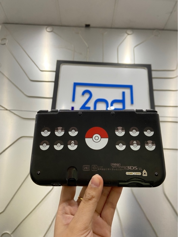 Máy Chơi Game Cầm Tay New Nintendo 3DS XL - Đã hack - Màu đen - Ngoại hình: 97% - Kèm sạc