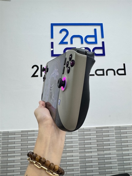 Máy chơi game MSI Claw 8 AI Plus A2VM - Core Ultra 7-258V - intel Arc 140V - 32/1TB - Màu xám - Pin 100% - Ngoại hình 98% - Fullbox - Còn bảo hành ( 1 đổi 1 ) 12 tháng tại CellphoneS đến 13/11/2026 2