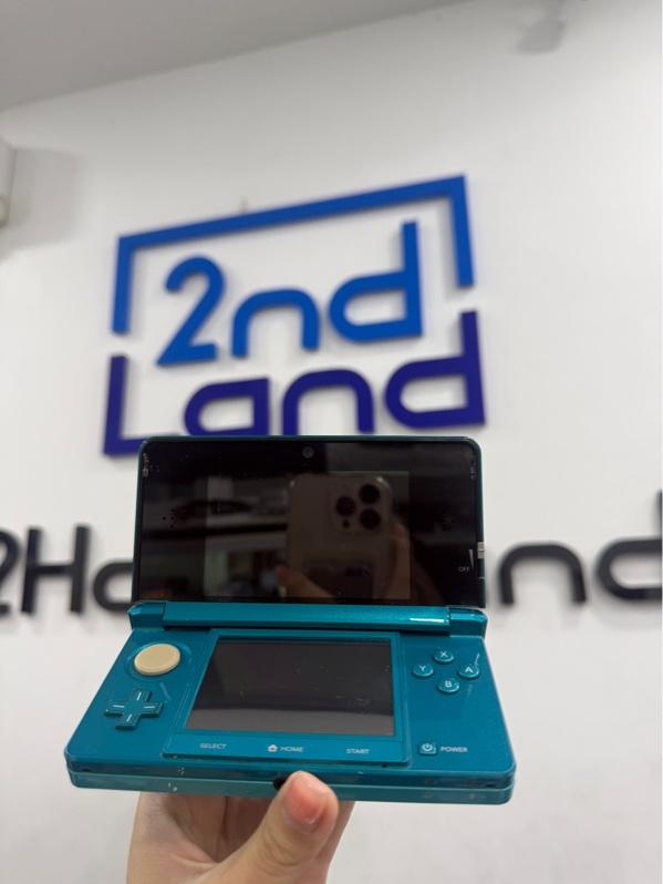 Máy chơi game Nintendo 3ds - đã hack - Màu xanh - Ngoại hình 97% - Màn trên dưới ám vàng , màn trầy , màn trên phản quang , máy trầy xước - Kèm sạc linh kiện , thẻ 32gb