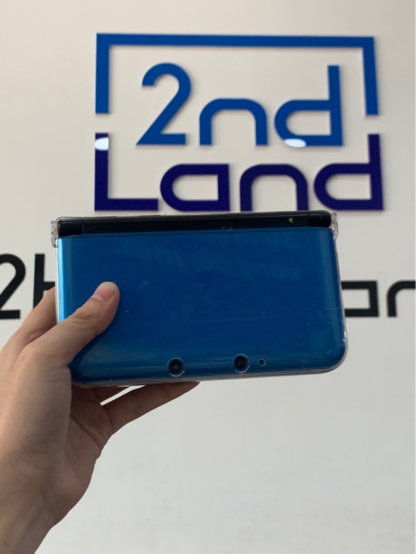 Máy chơi game Nintendo 3DS LL - - Màu xanh - Ngoại hình: 96% - Màn ám phản quang, ám đen - Kèm sạc