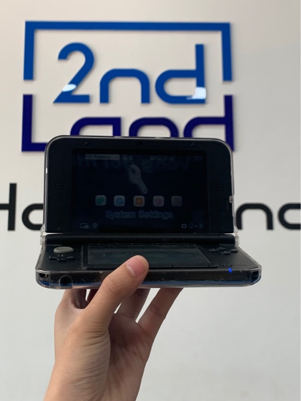 Máy chơi game Nintendo 3DS LL - - Màu xanh - Ngoại hình: 96% - Màn ám phản quang, ám đen - Kèm sạc