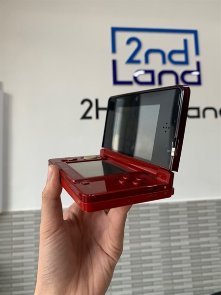 Máy chơi game Nintendo 3DS - Màu đỏ - Ngoại hình: 98% - Màn ám vàng - Kèm sạc + thẻ Super mario bros 2