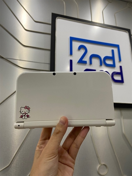 Máy chơi game Nintendo 3DSLL - Màu trắng - Ngoại hình: 97.5% - Kèm sạc