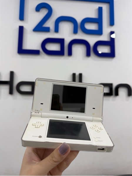 Máy chơi game Nintendo DS - Đã hack - Màu trắng - Ngoại hình 98% - Màn dưới ám vàng nặng , màn tối , hở sáng - Kèm sạc , thẻ nhớ 32GB 1