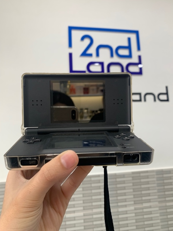 Máy chơi game Nintendo DS Lite - Màu đen - Ngoại hình: 97% - Kèm ốp + 1 thẻ game DS + sạc