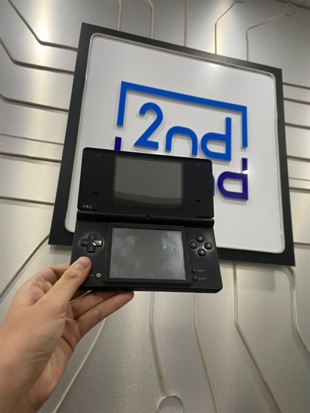 Máy chơi game Nintendo DS - Màu đen - Ngoại hình: 98% - Body - Kèm dây sạc