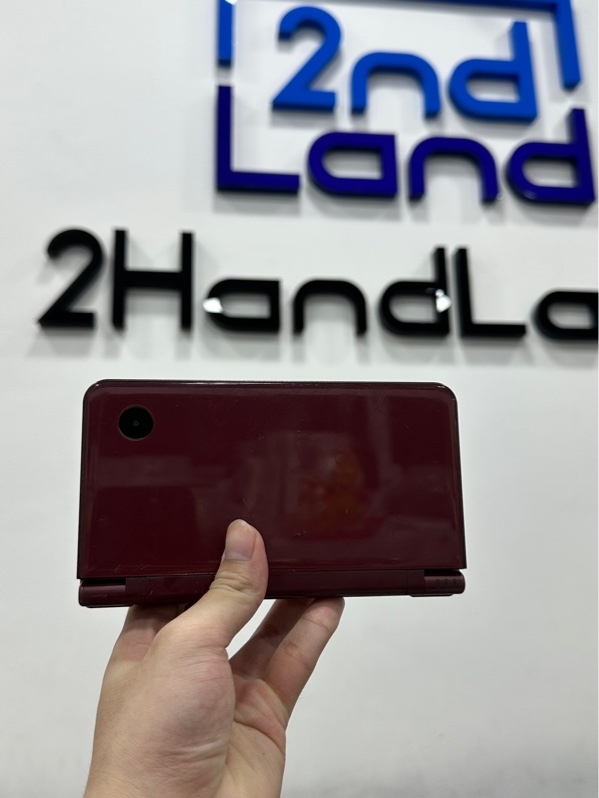Máy chơi game Nintendo DSI XL UTL-001 - Đã hack - Màu đỏ mận - Ngoại hình 97% - Trầy cấn, màn ám - Kèm bút + Kèm thẻ 32GB