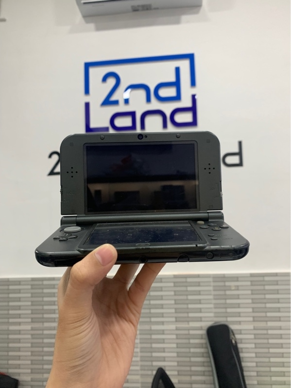 Máy chơi game Nintendo new 3DS LL - Màu xám - Ngoại hình: 97% - Màn ám vàng - Đã Hack - Kèm sạc