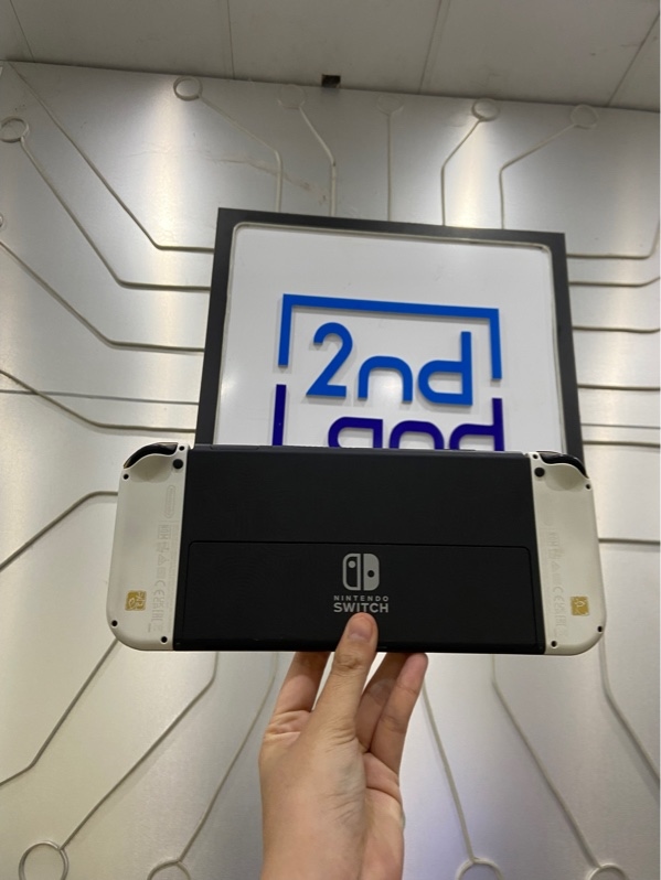 Máy chơi game Nintendo Oled - Chưa hack - Màu vàng đen - Ngoại hình: 97% - Kèm box, dock xuất hình, nguồn,grip lớn